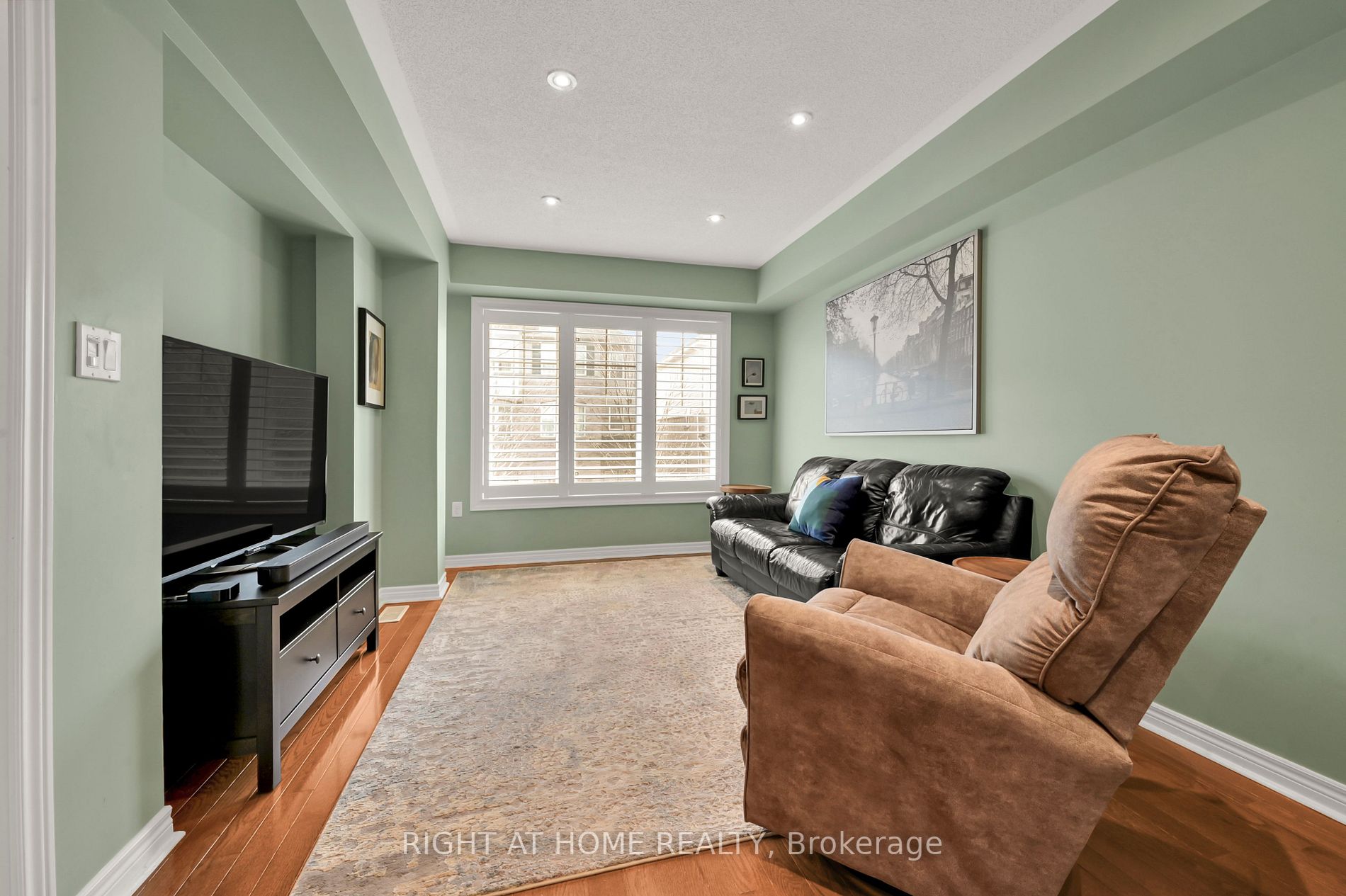 2006 Trawden Way N, #34