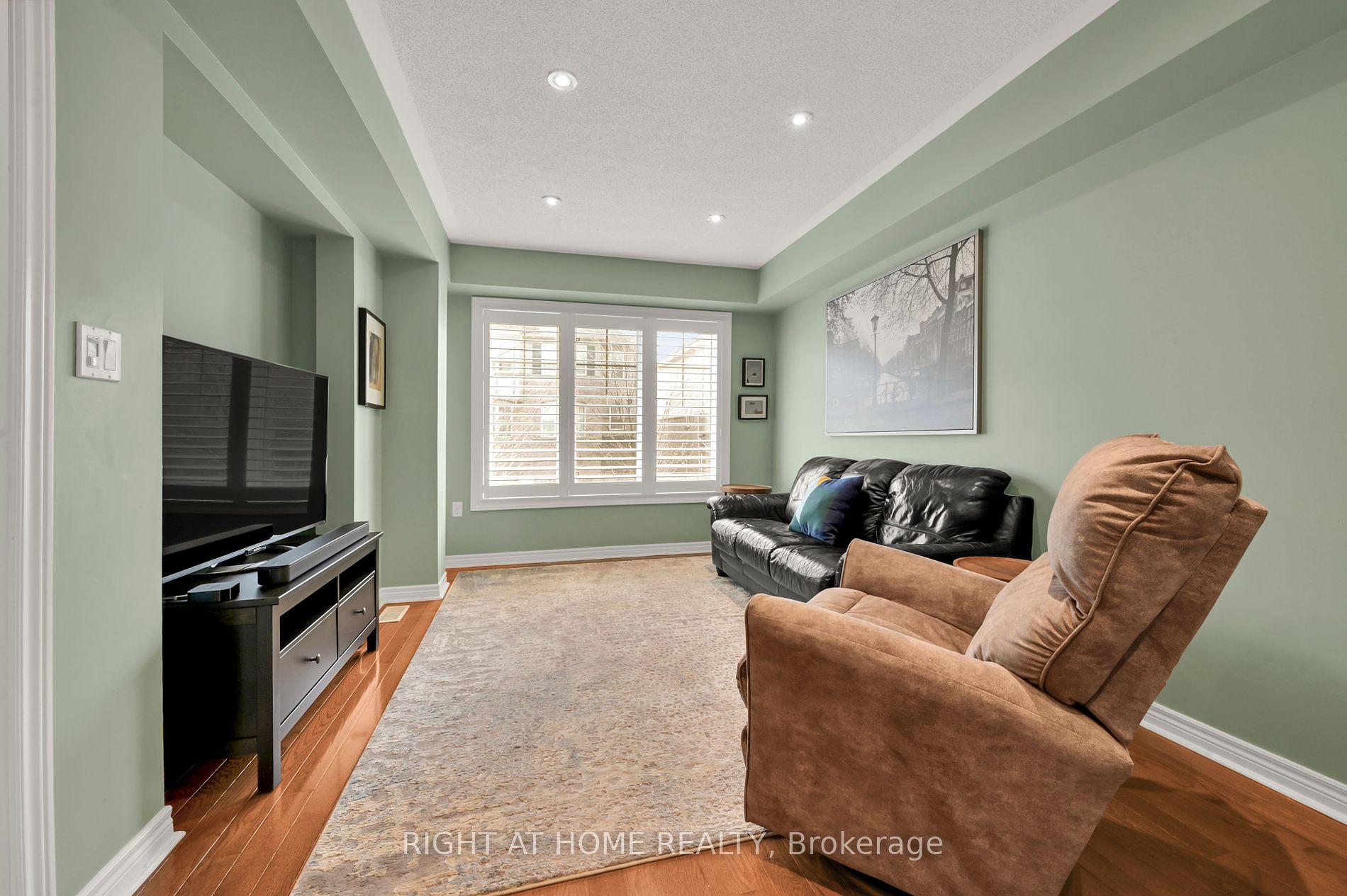 2006 Trawden Way N, #34