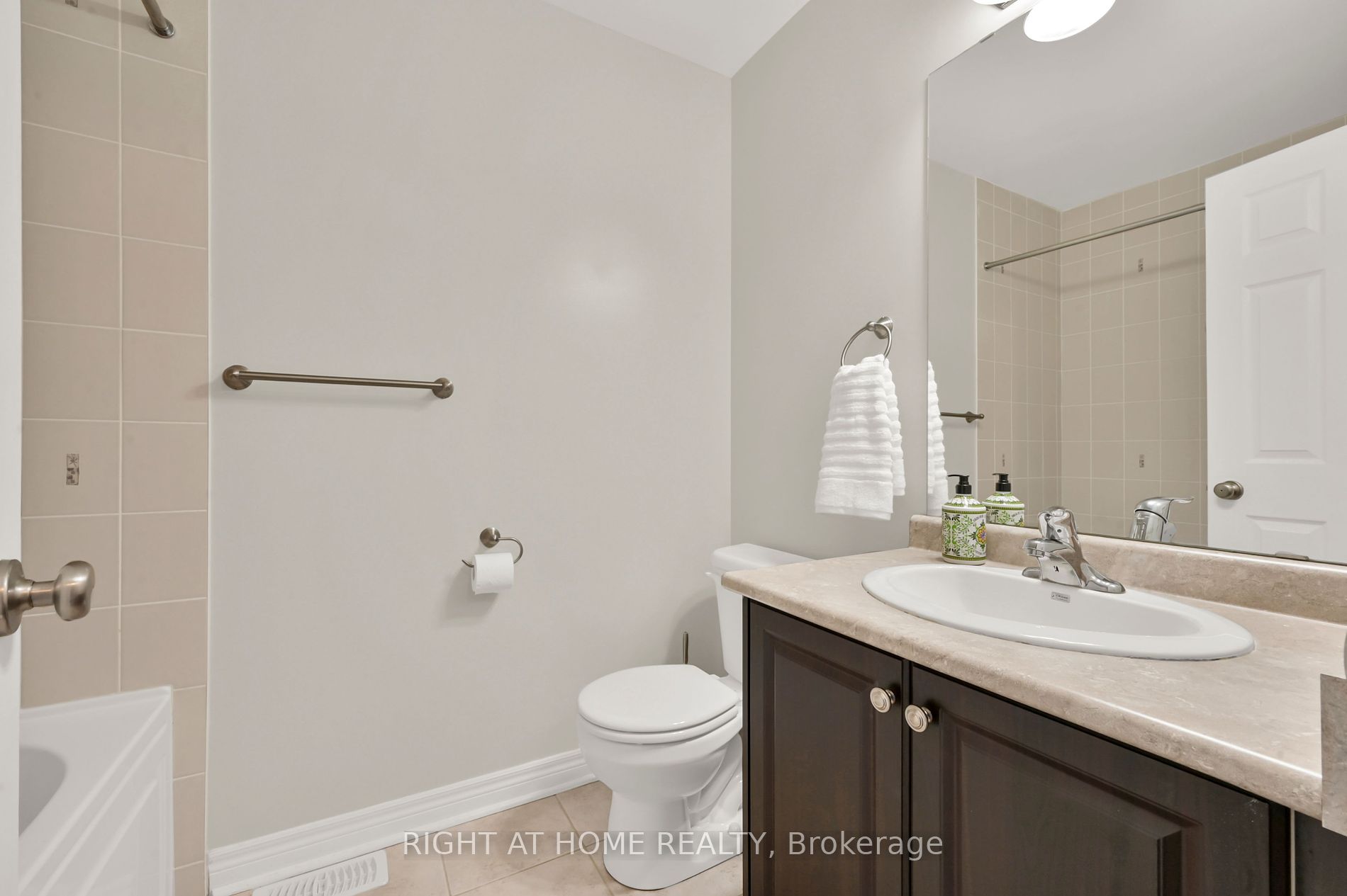 2006 Trawden Way N, #34