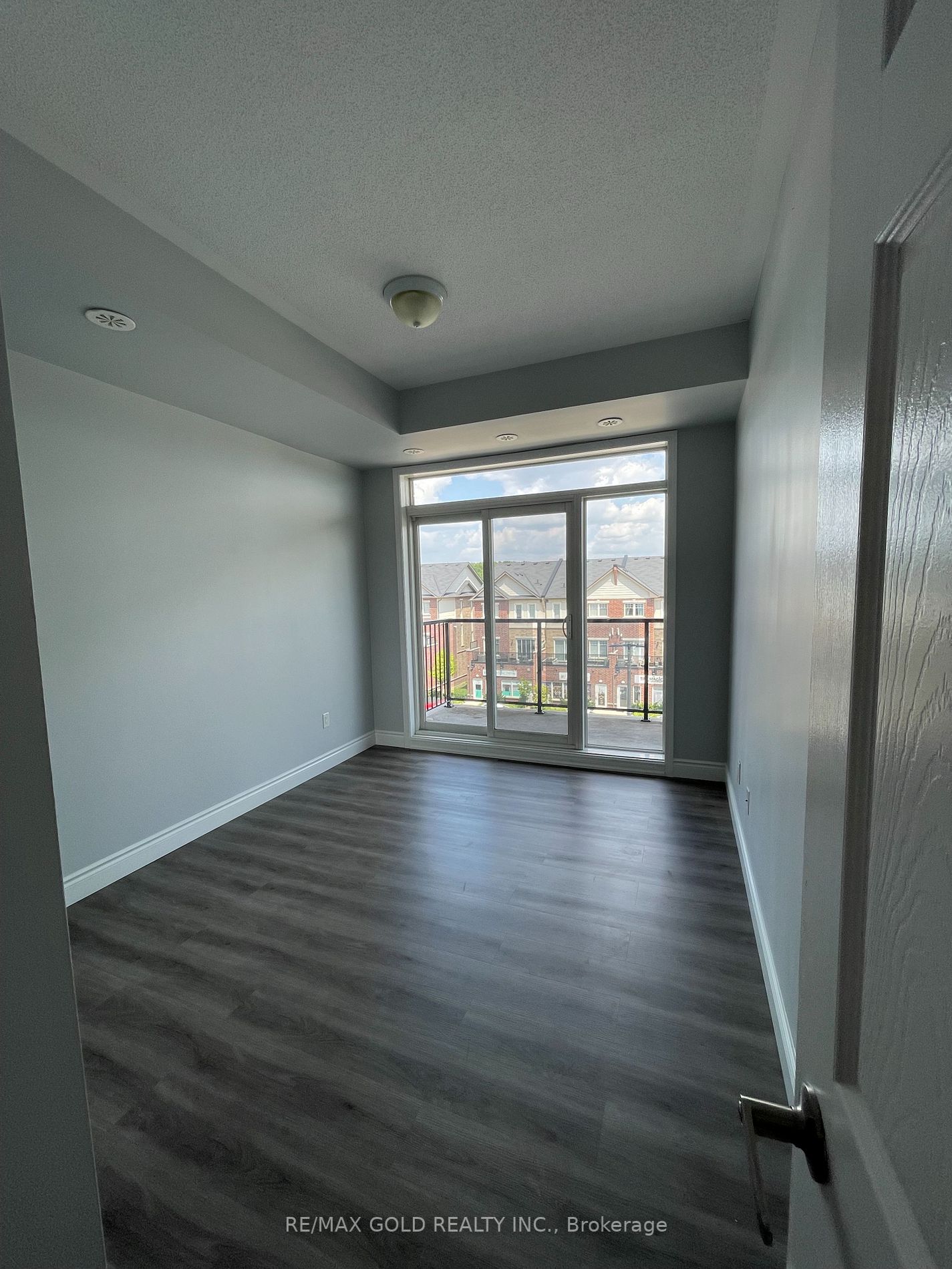 50 Sky Harbour Dr, #304