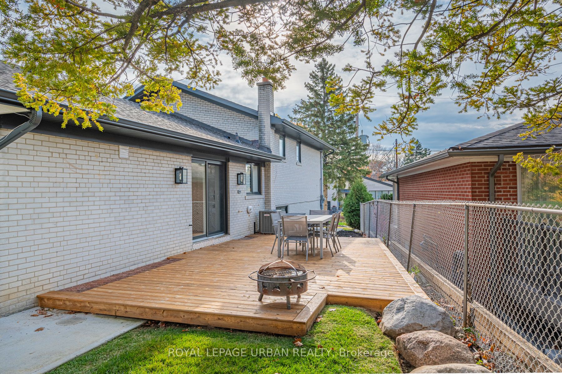 86 Comay Rd
