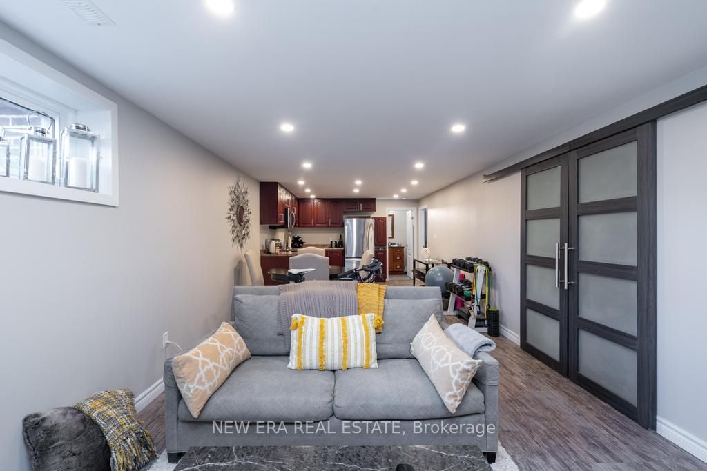 98 Delrex Blvd