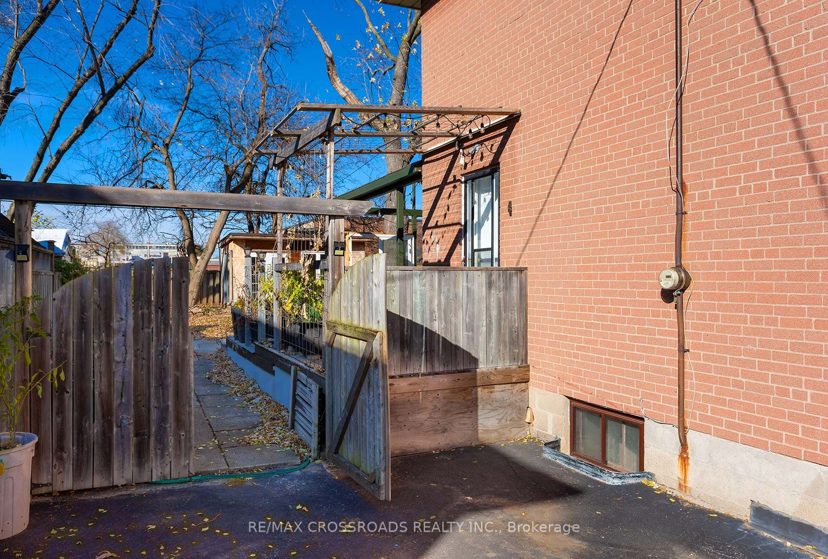 2371 Barclay Rd