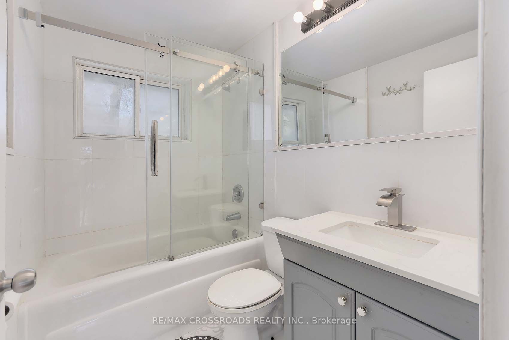2371 Barclay Rd