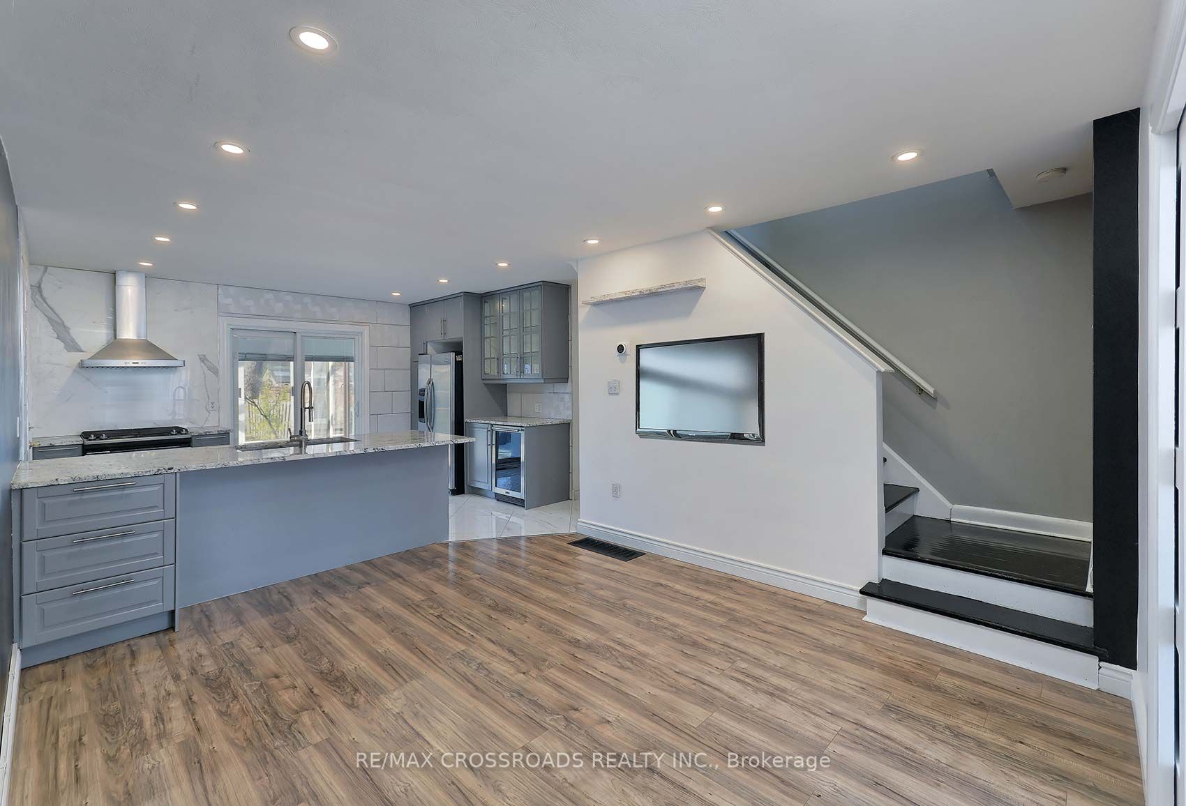 2371 Barclay Rd
