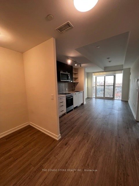 2300 St. Clair Ave W, #806