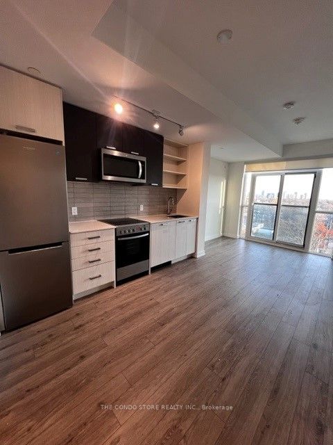 2300 St. Clair Ave W, #806