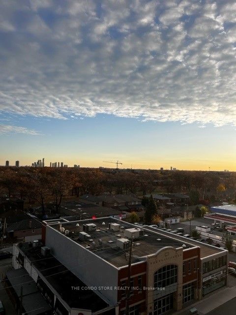 2300 St. Clair Ave W, #806