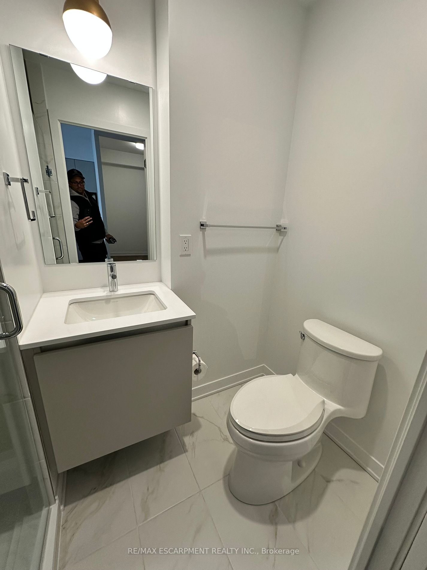 405 Dundas St W, #316