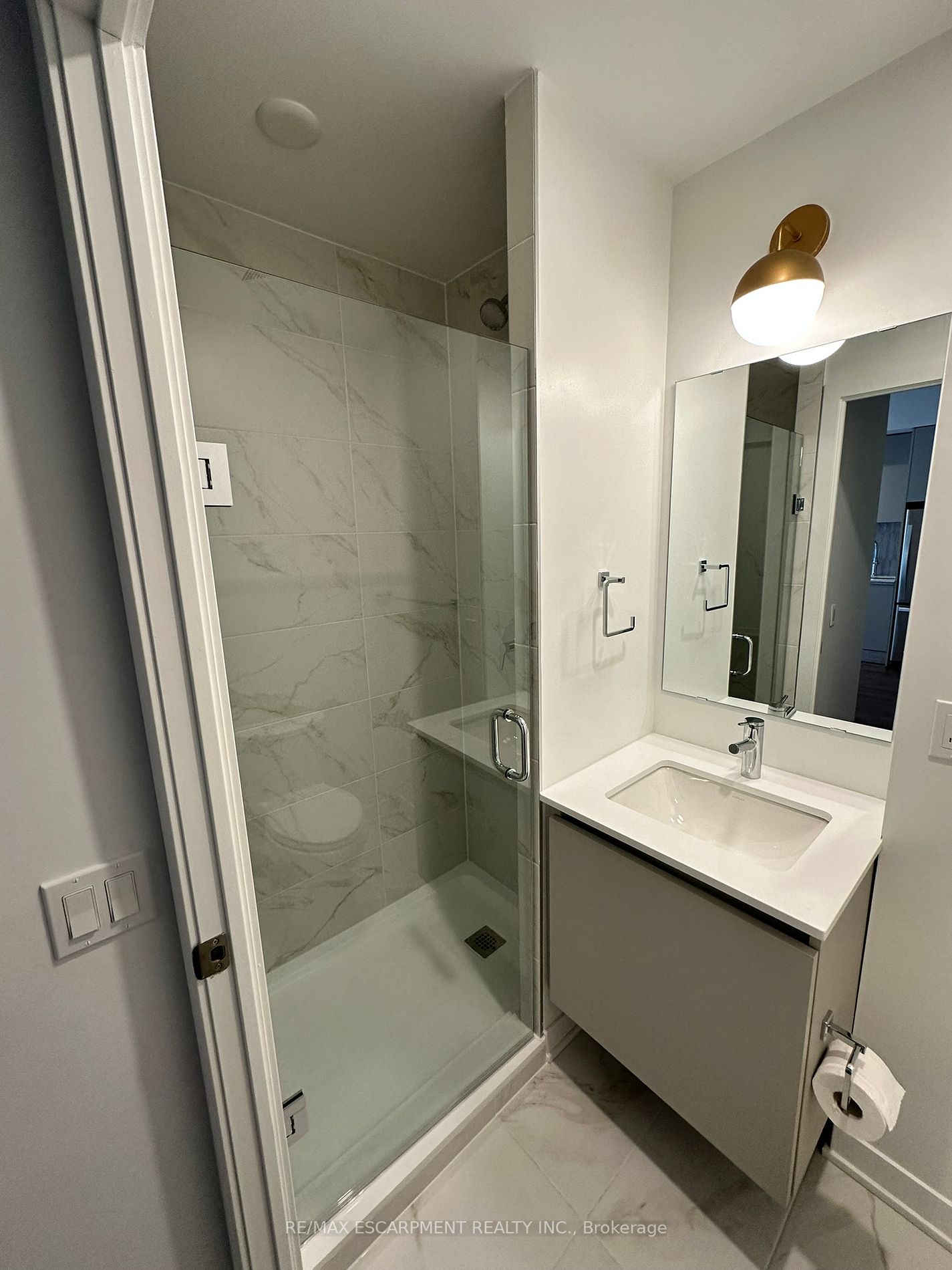 405 Dundas St W, #316