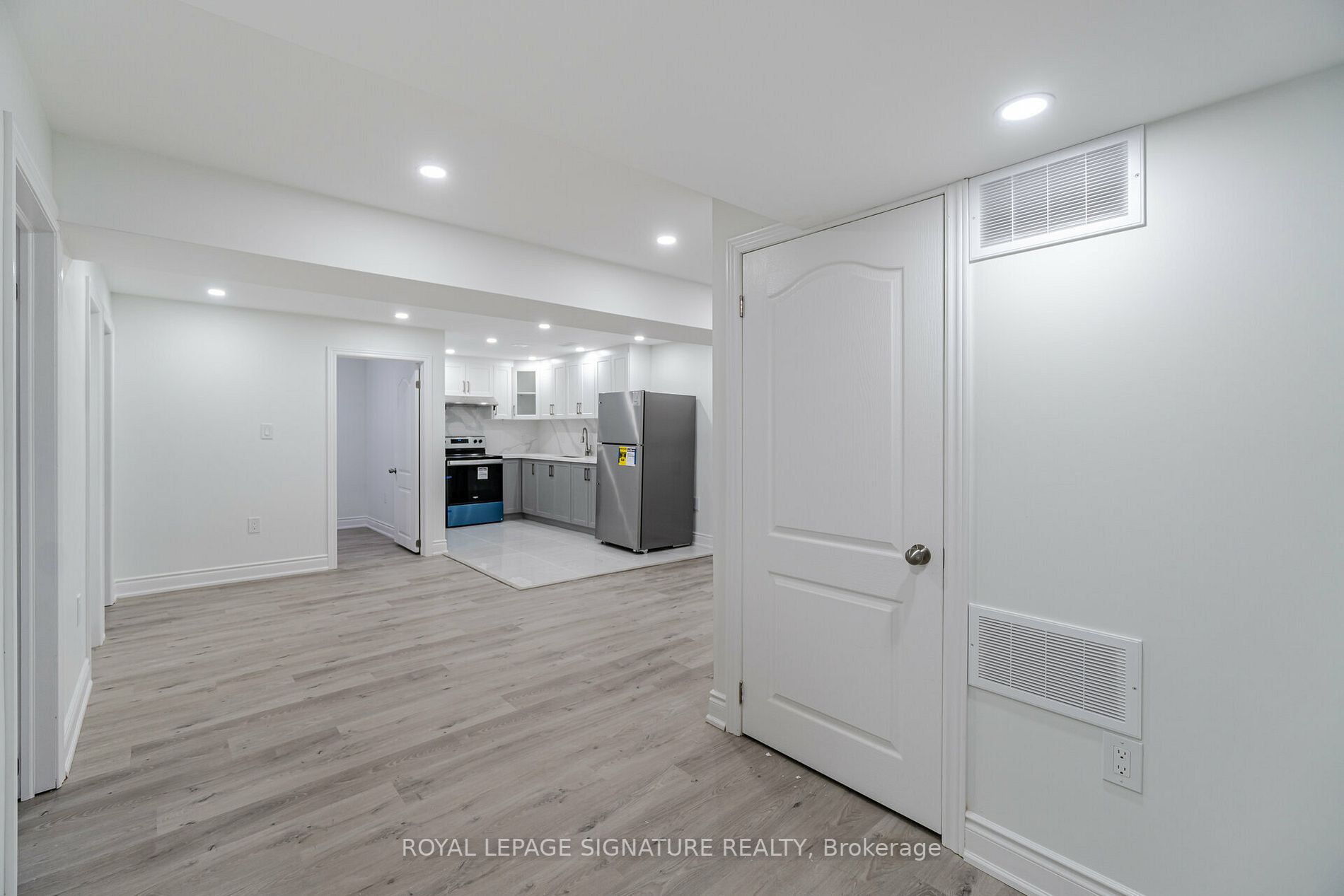 3 Farringdon Cres, #2