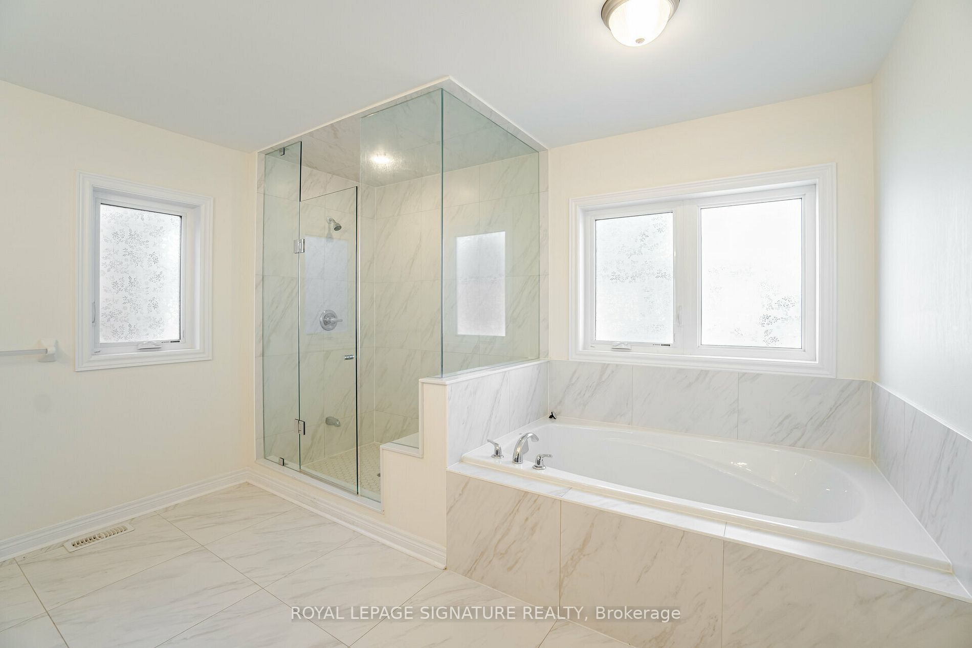 3 Farringdon Cres, #1