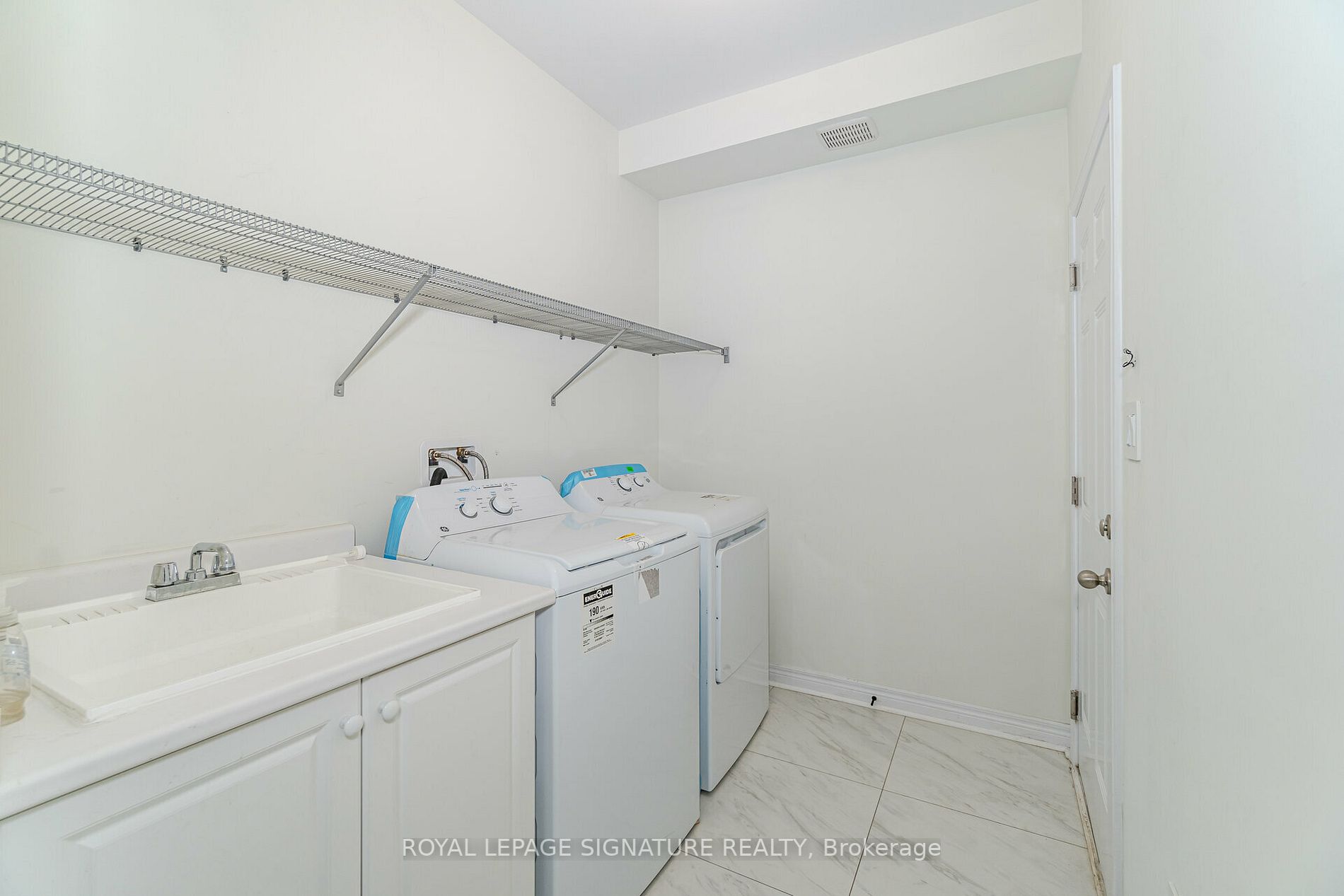 3 Farringdon Cres, #1