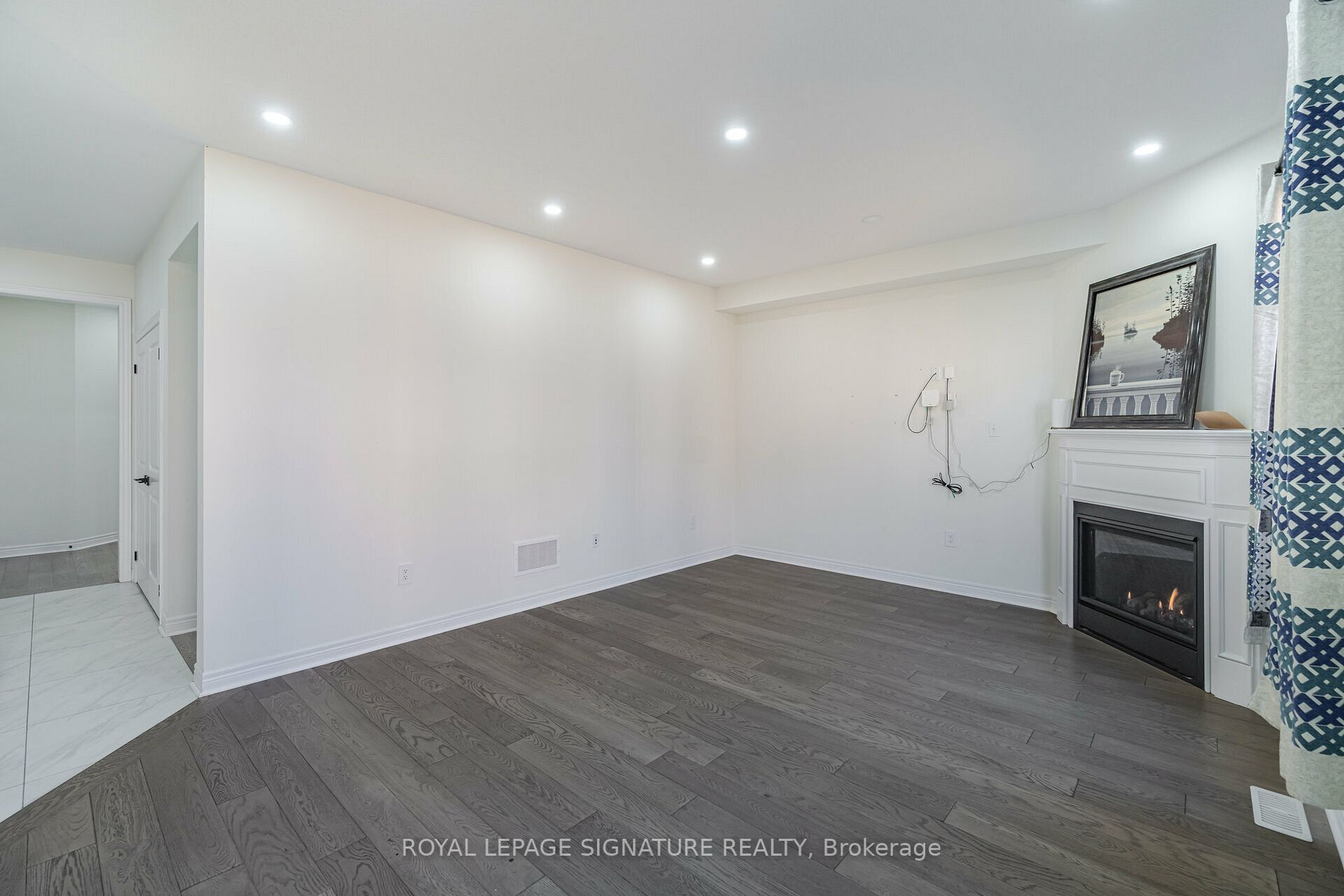 3 Farringdon Cres, #1