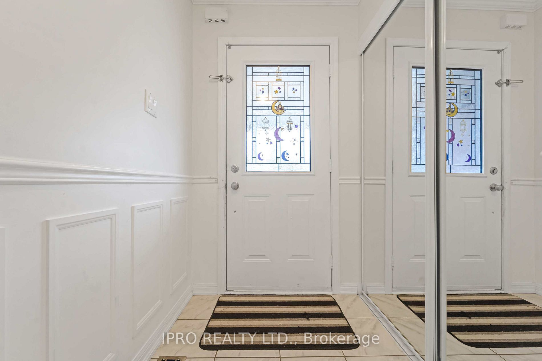 573 Willmott Cres