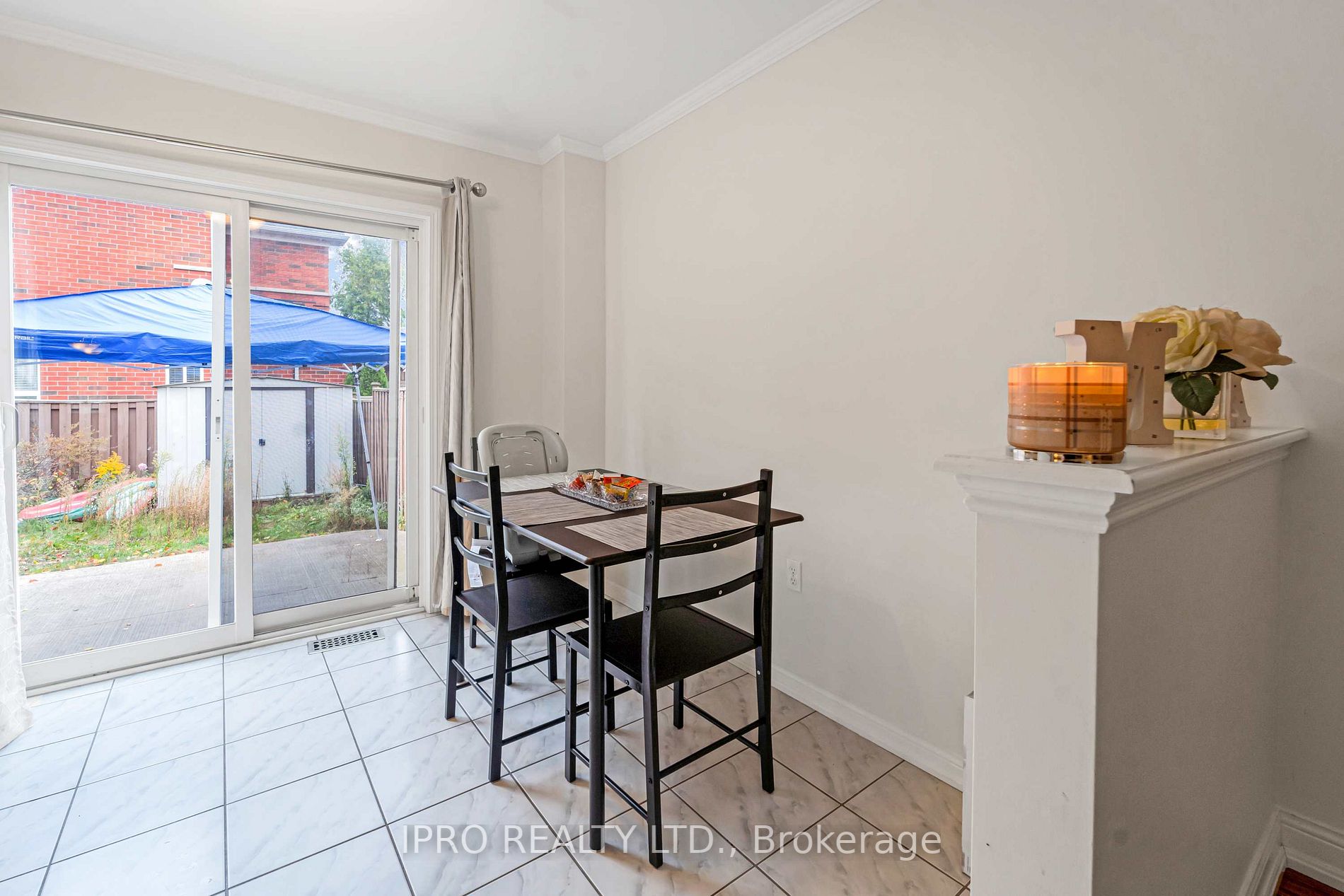 573 Willmott Cres