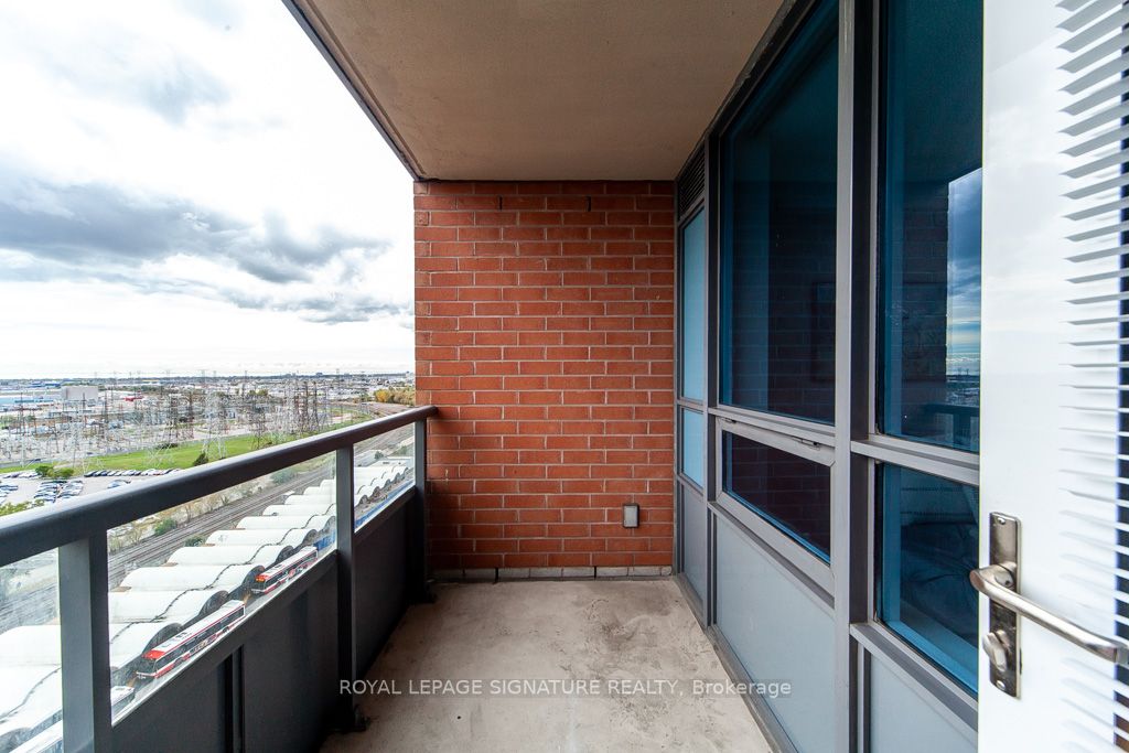 25 Viking Lane N, #1553