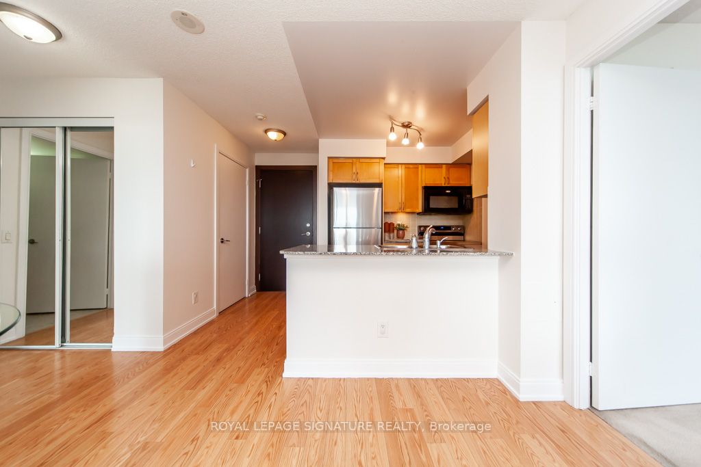 25 Viking Lane N, #1553
