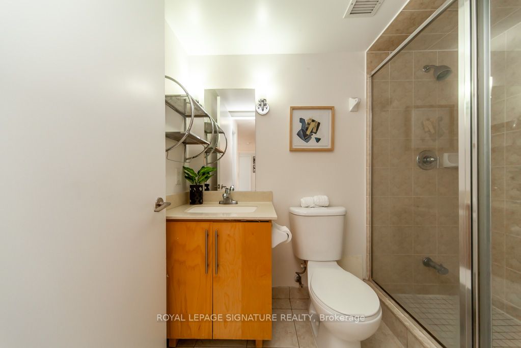 25 Viking Lane N, #1553