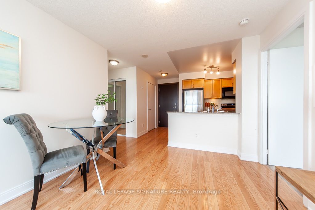 25 Viking Lane N, #1553