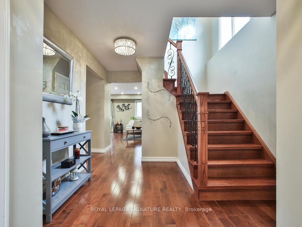 1225 Hudson Pl