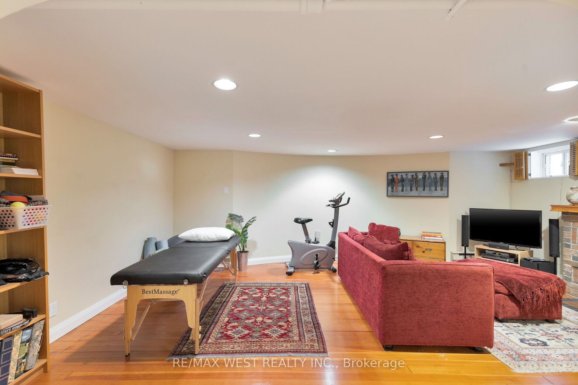 506 Riverside Dr