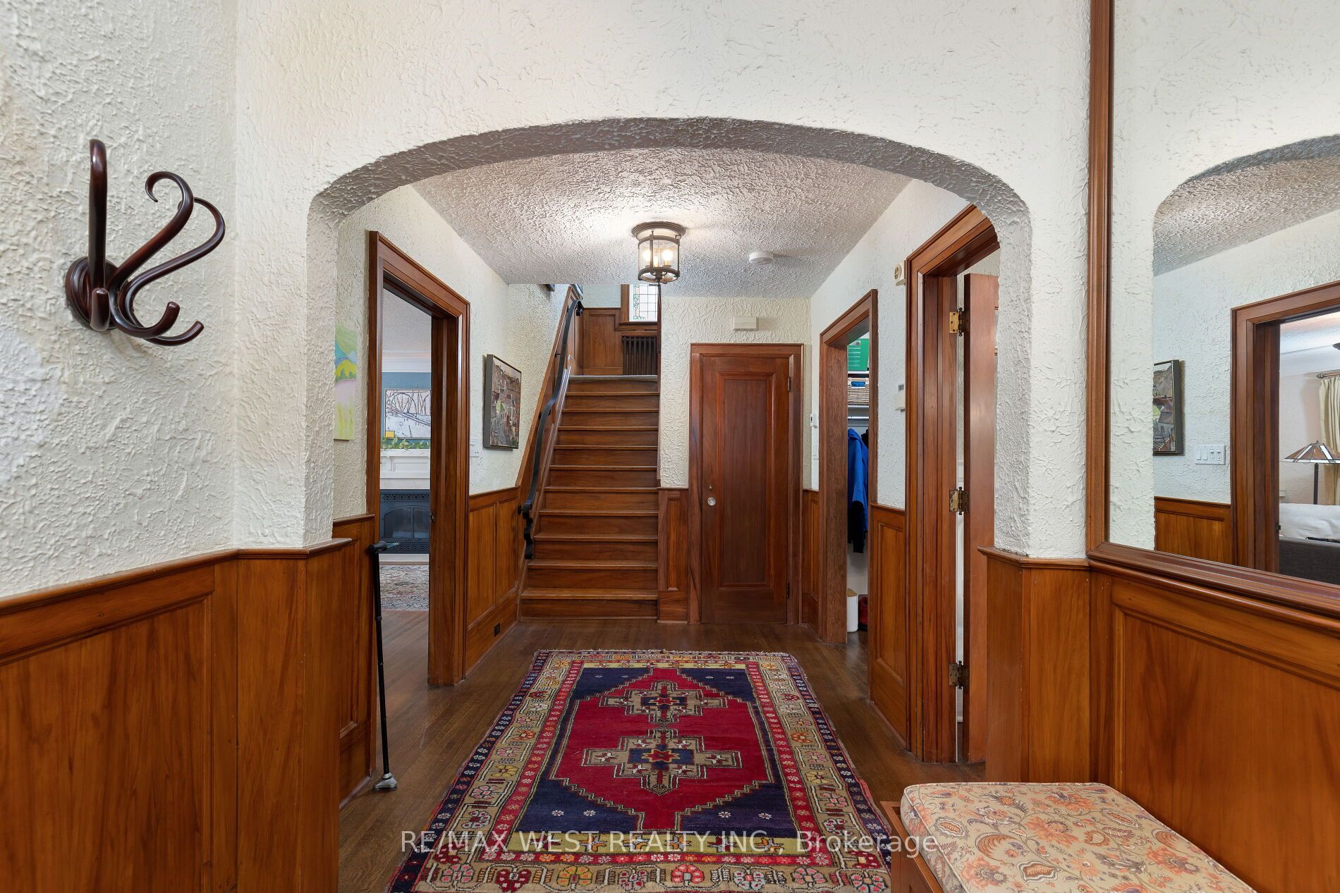 506 Riverside Dr