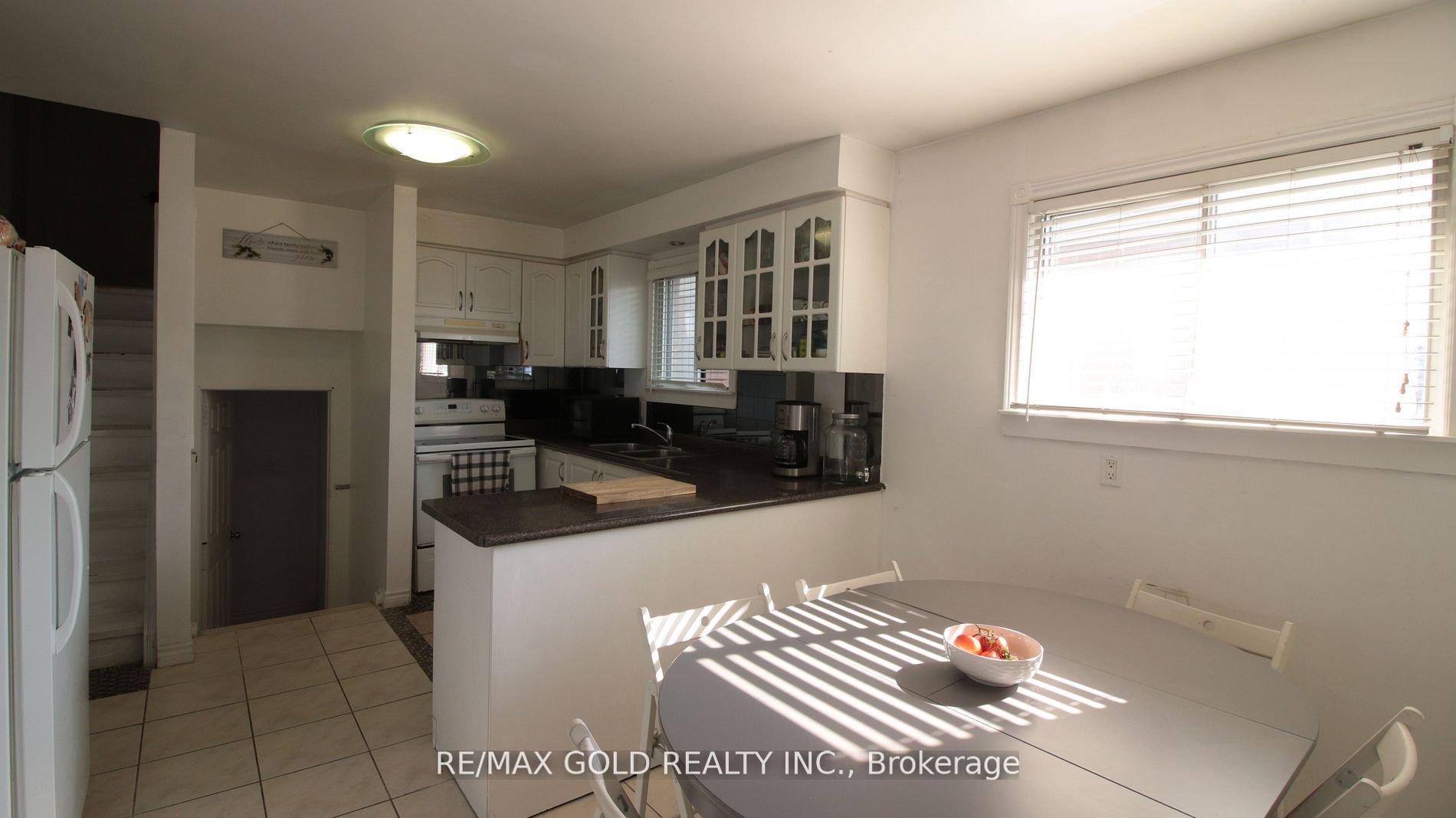 175 Kingswood Dr