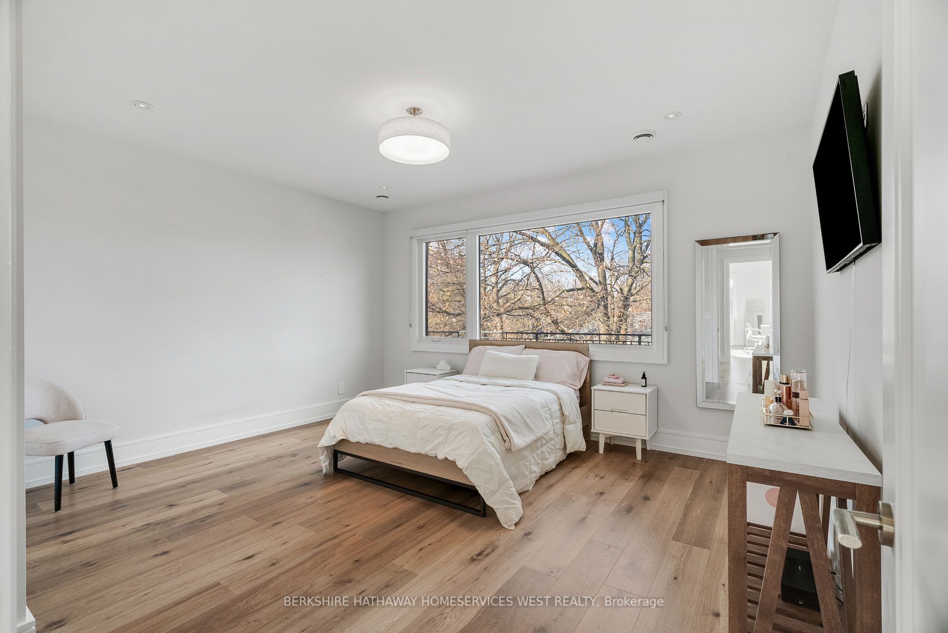 92 Mervyn Ave