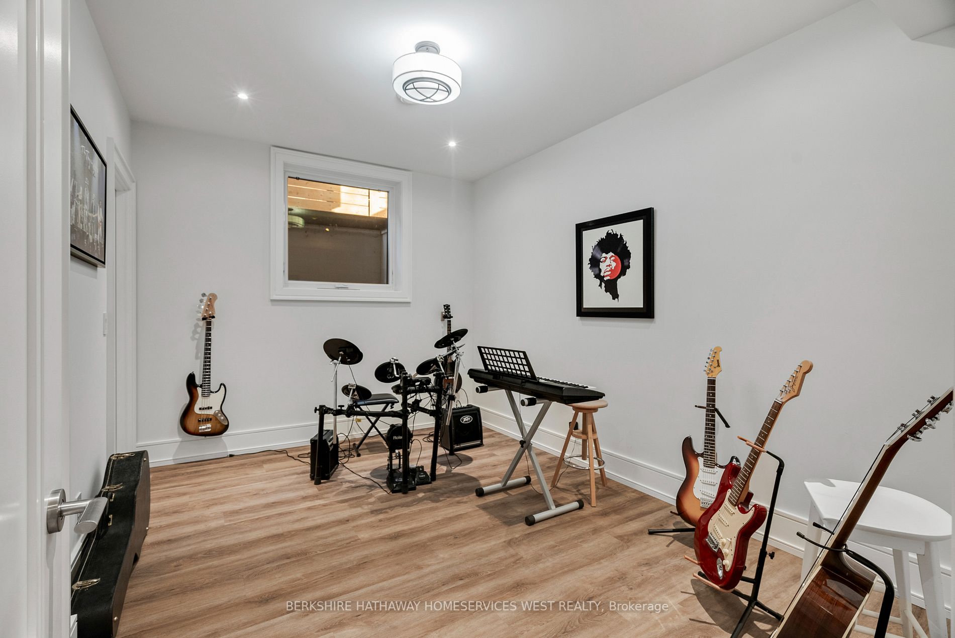 92 Mervyn Ave