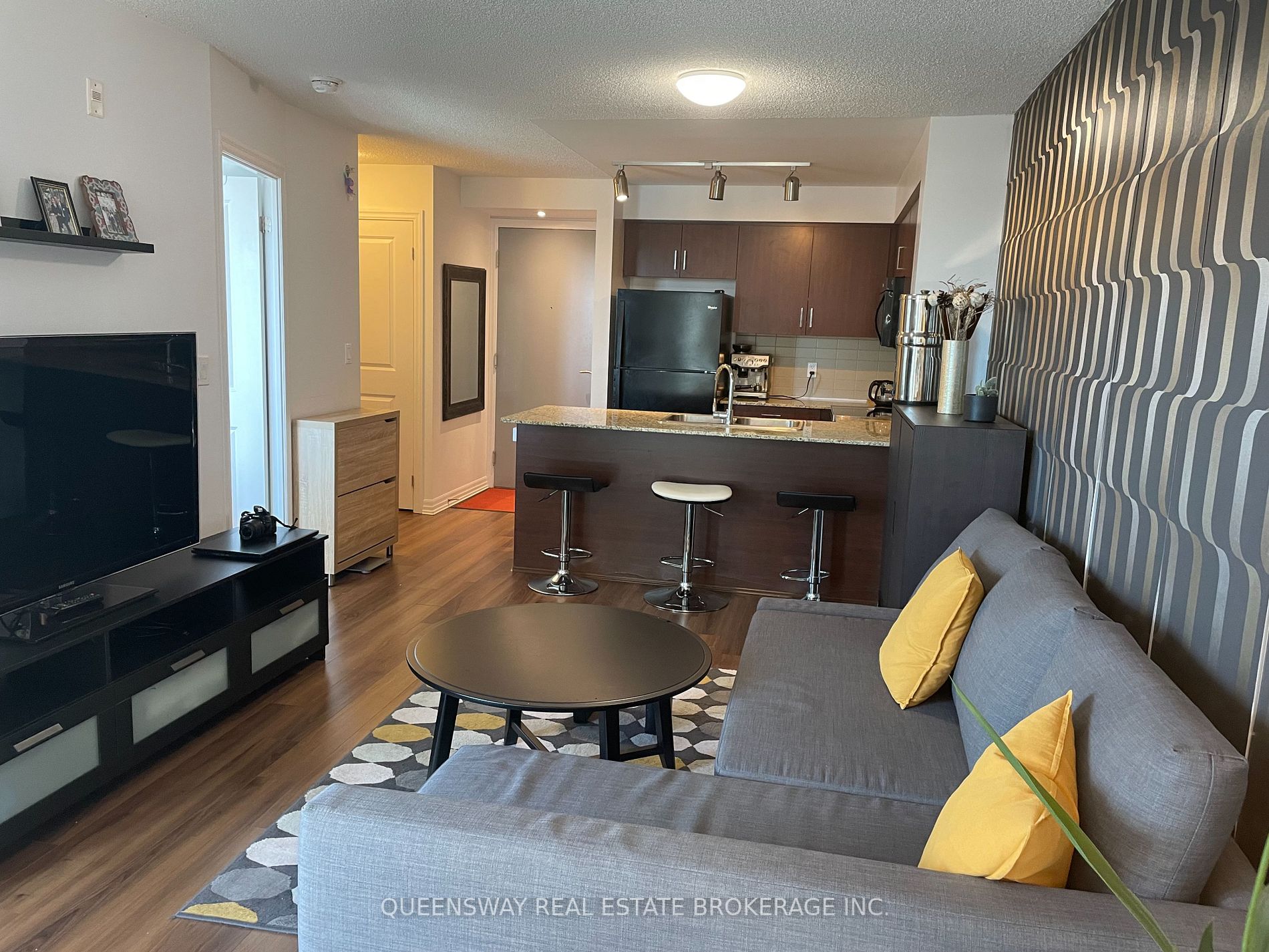 80 Esther Lorrie Dr W, #617