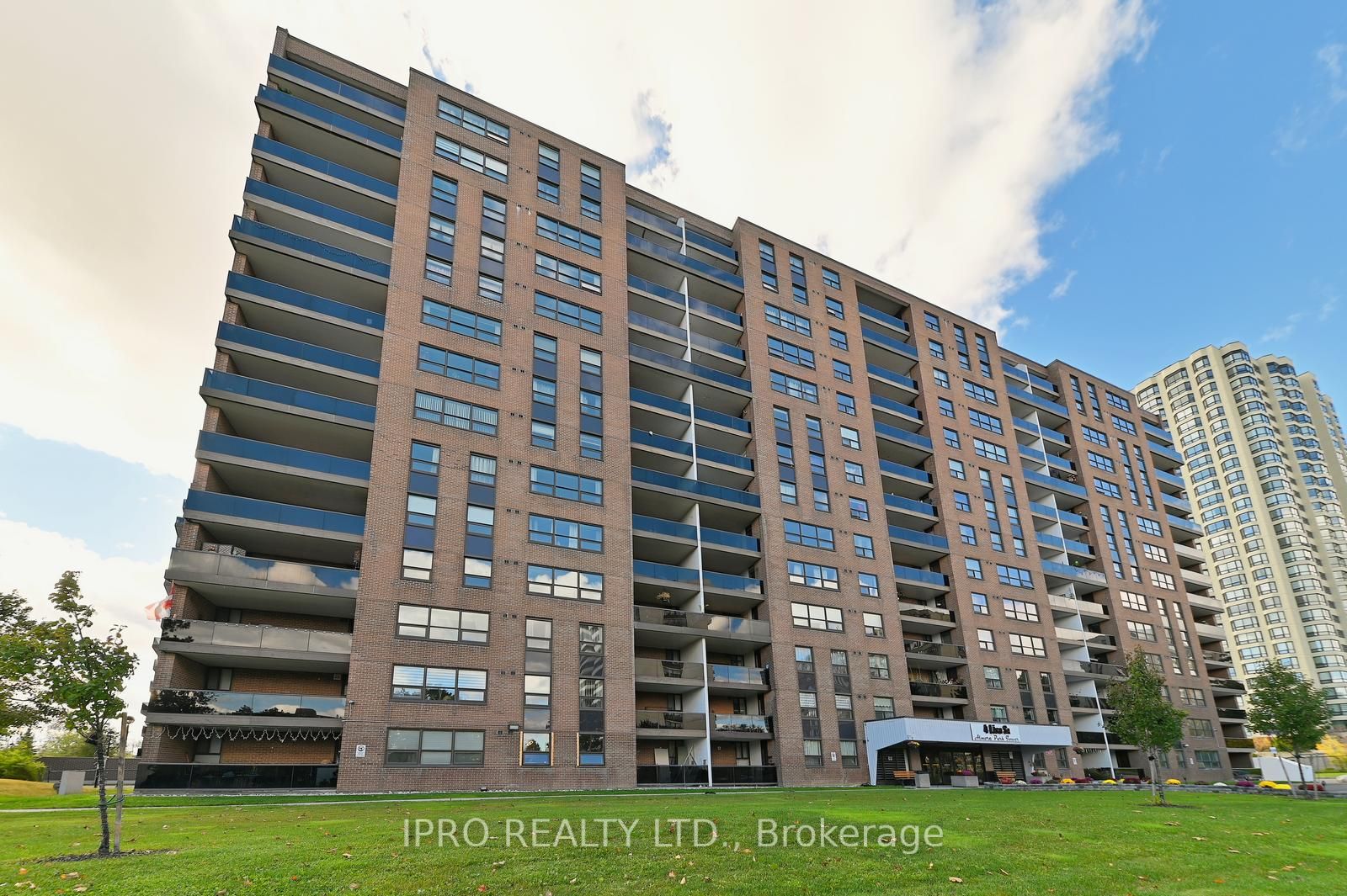 4 Lisa St, #511