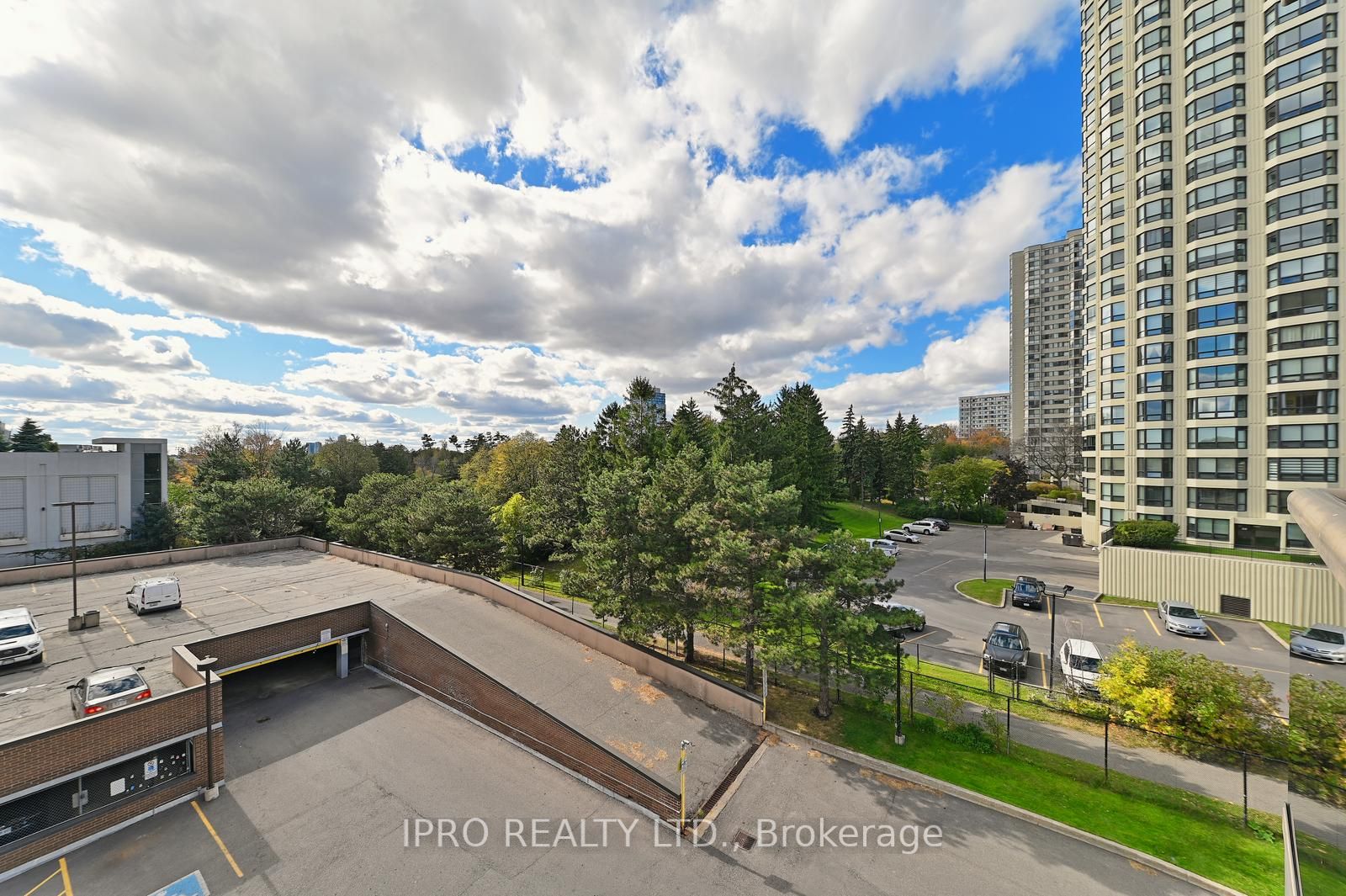 4 Lisa St, #511