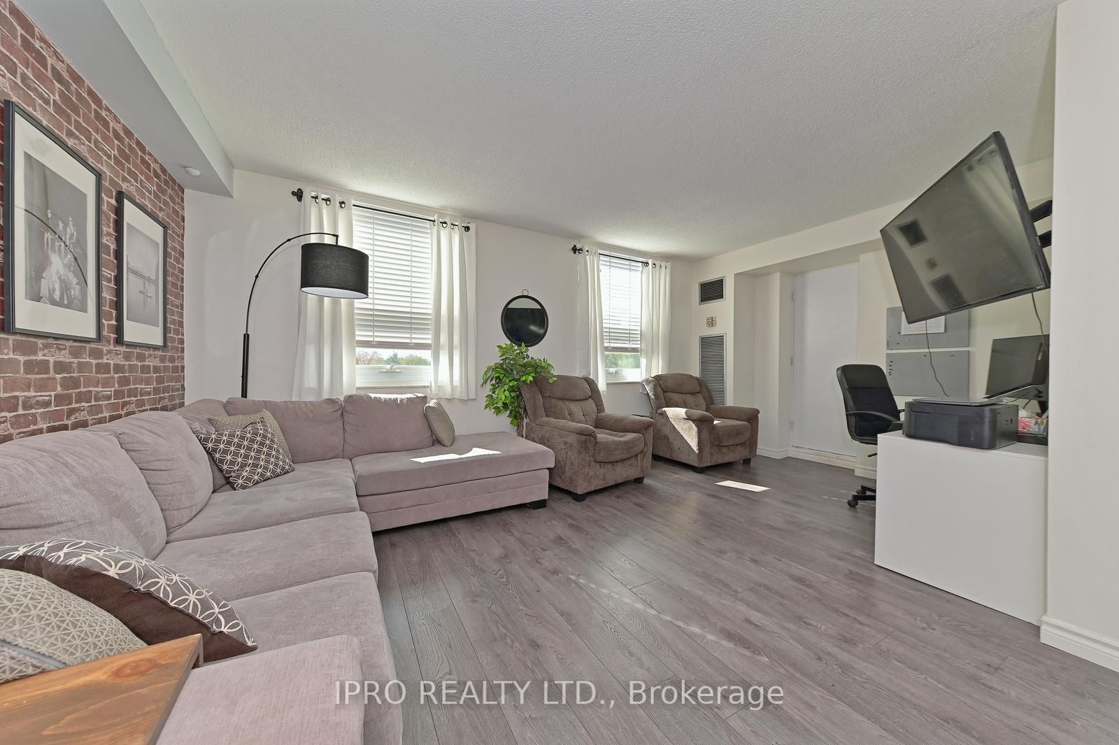 4 Lisa St, #511