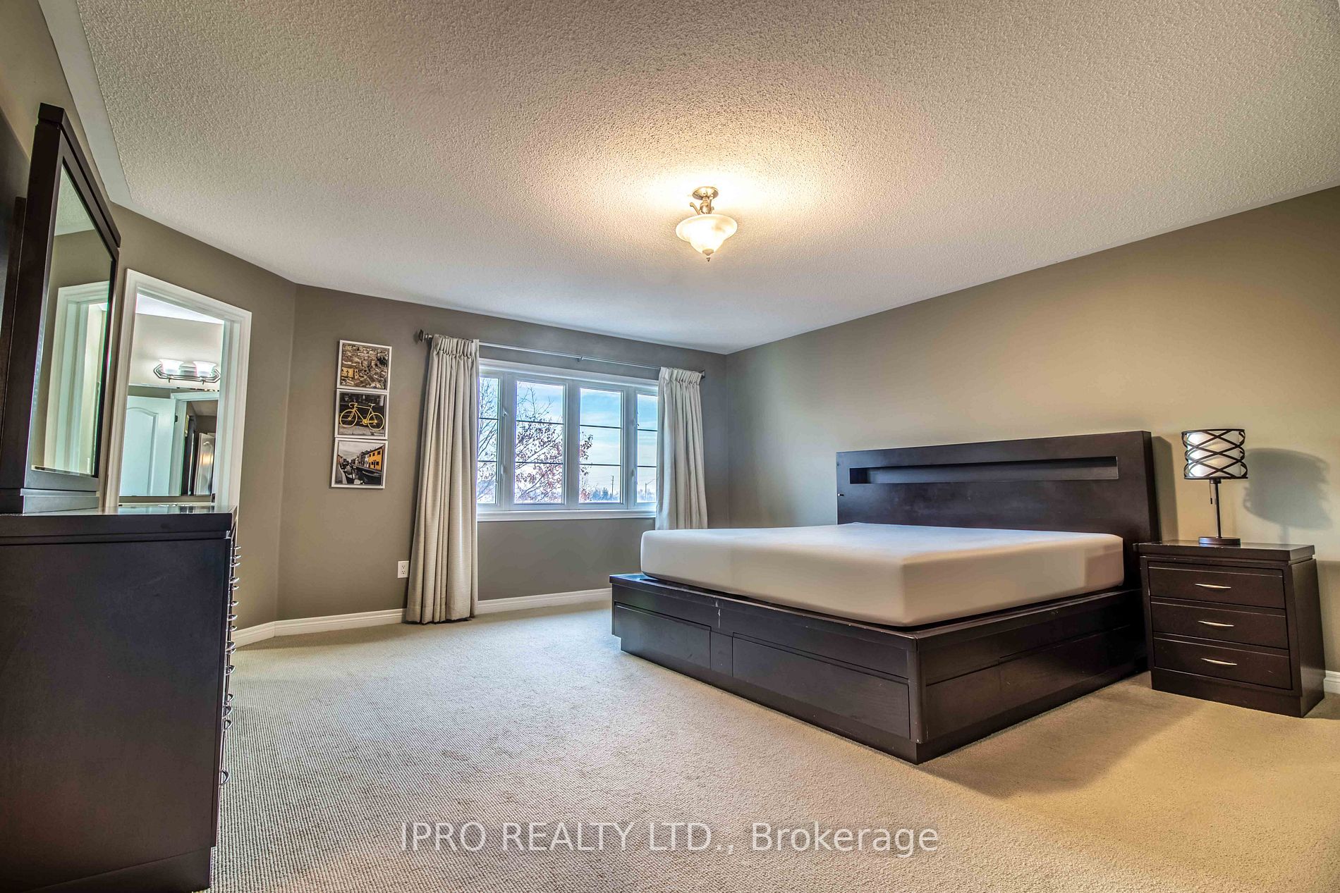 4 Quatro Cres