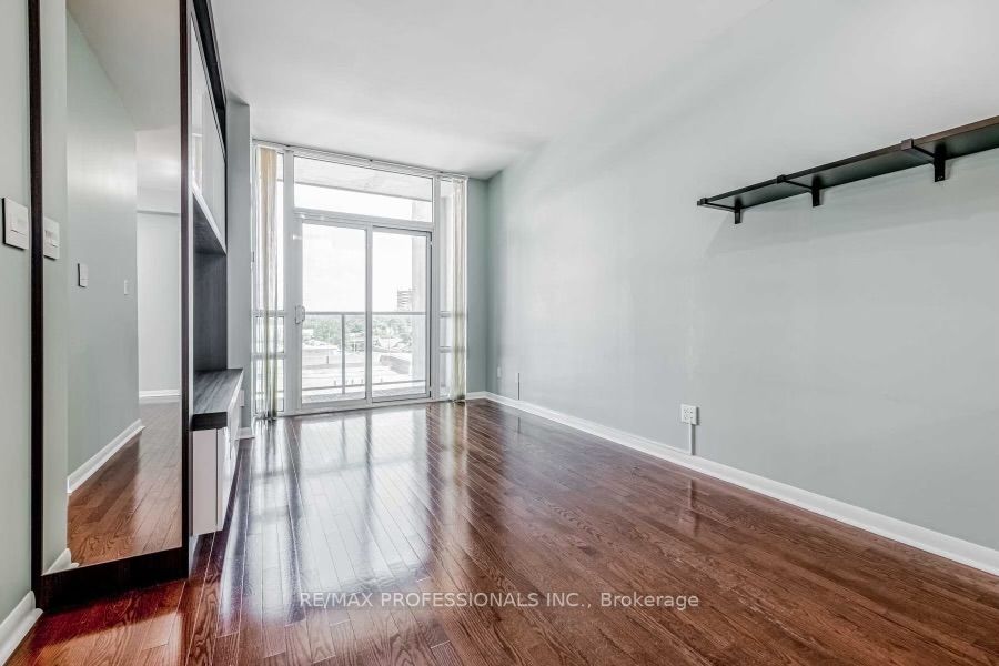 3391 Bloor St W, #415