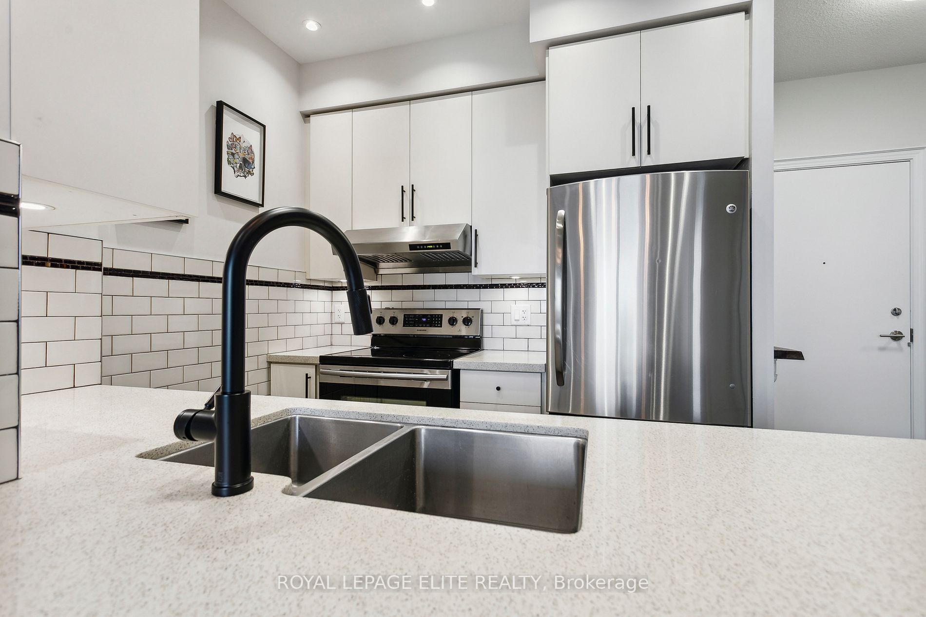 60 Heintzman St, #1914
