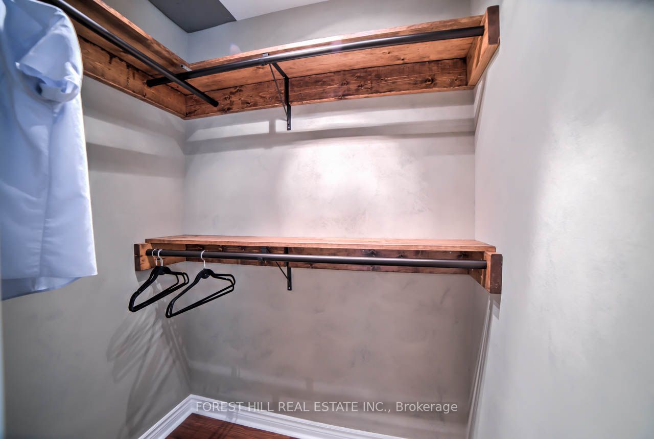 3865 Lake Shore Blvd W, #217