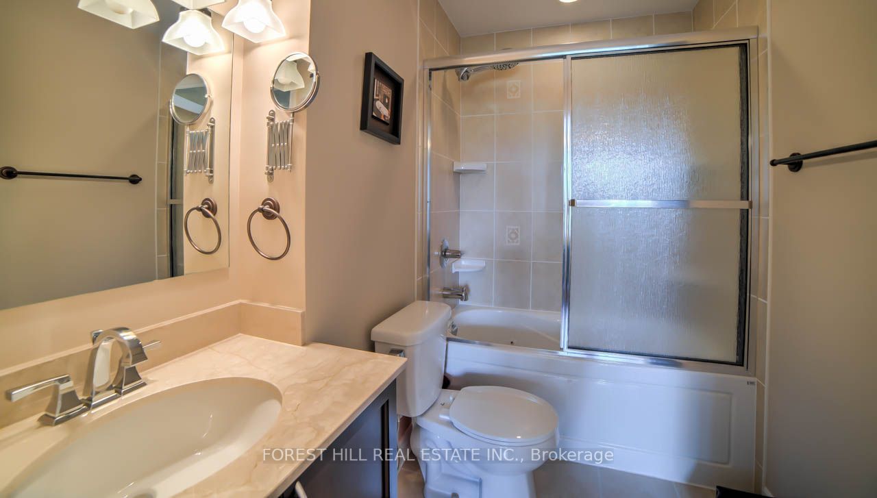 3865 Lake Shore Blvd W, #217