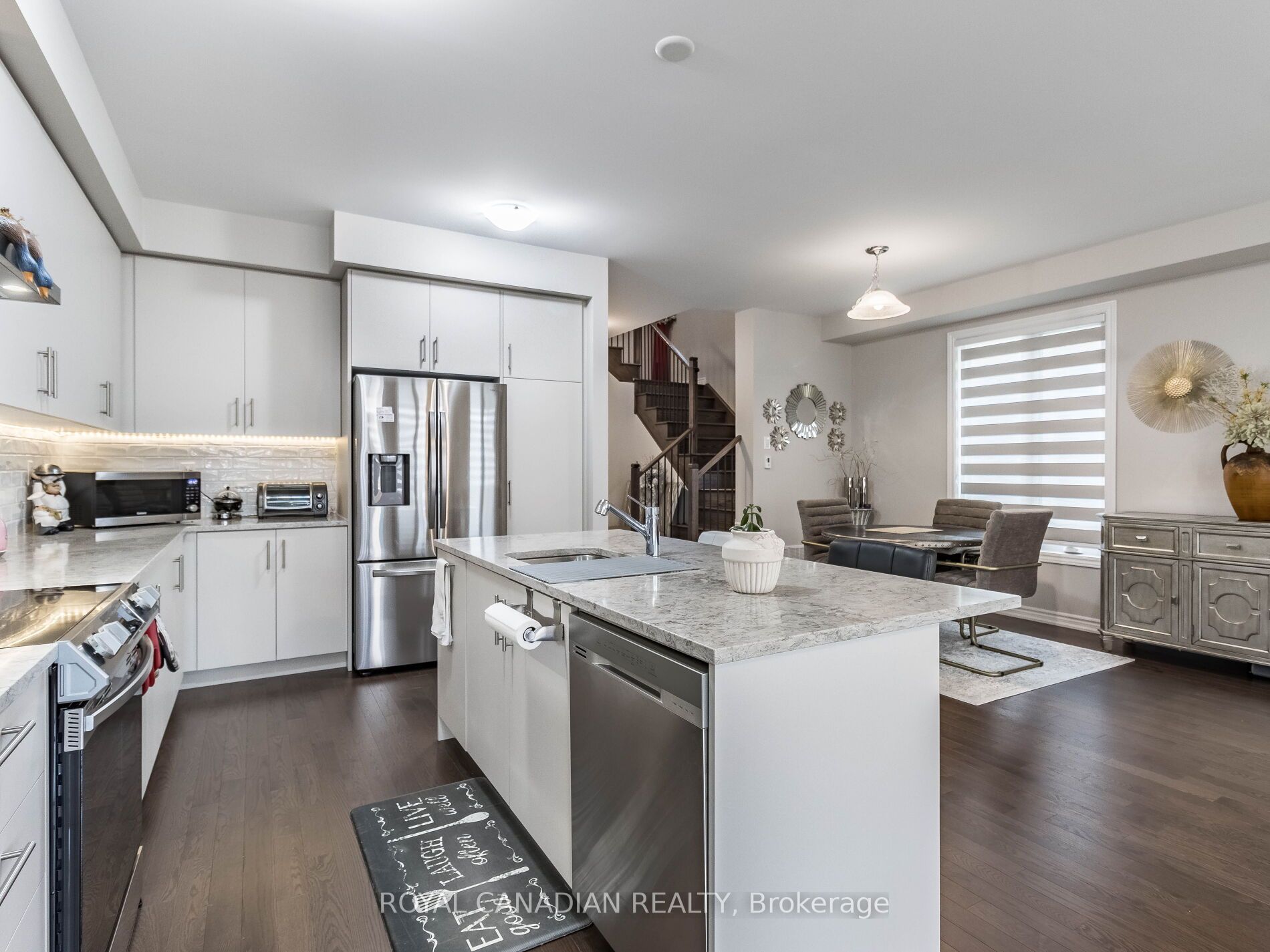 456 Bergamot Ave