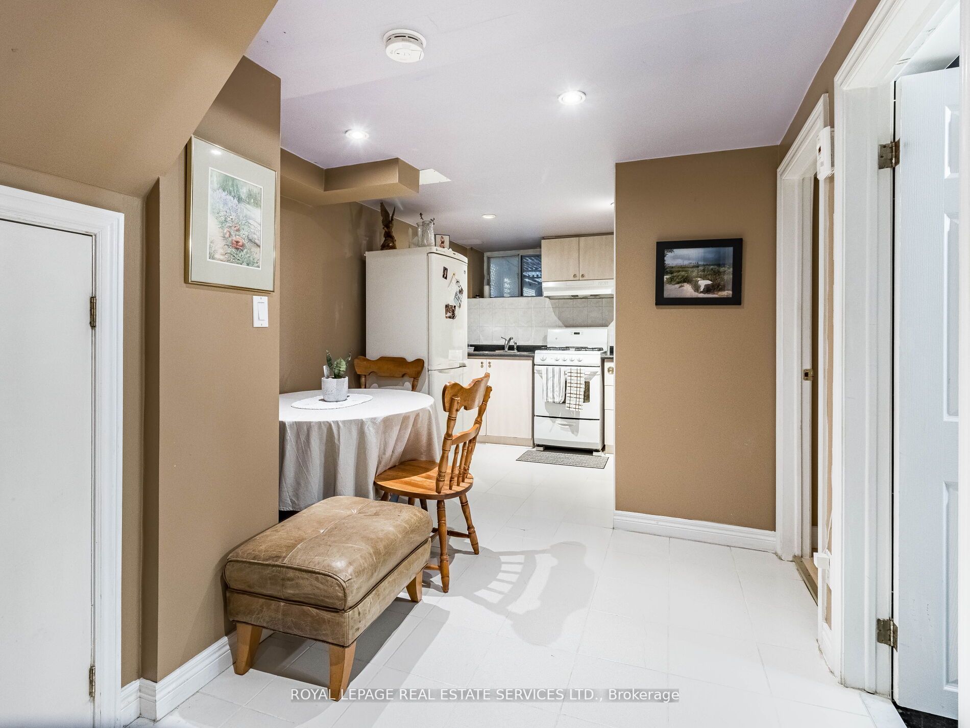 14 Glenlake Ave
