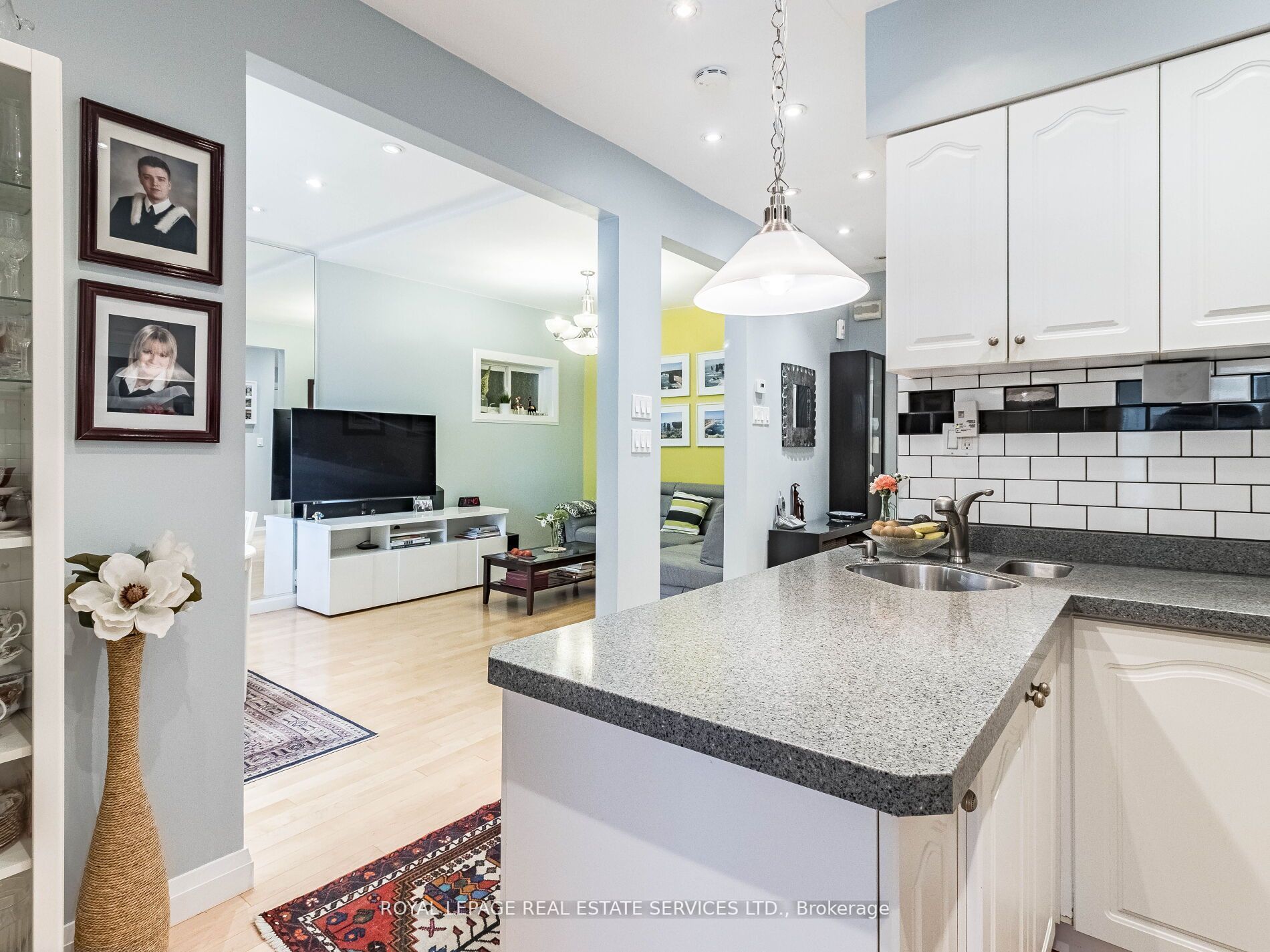 14 Glenlake Ave