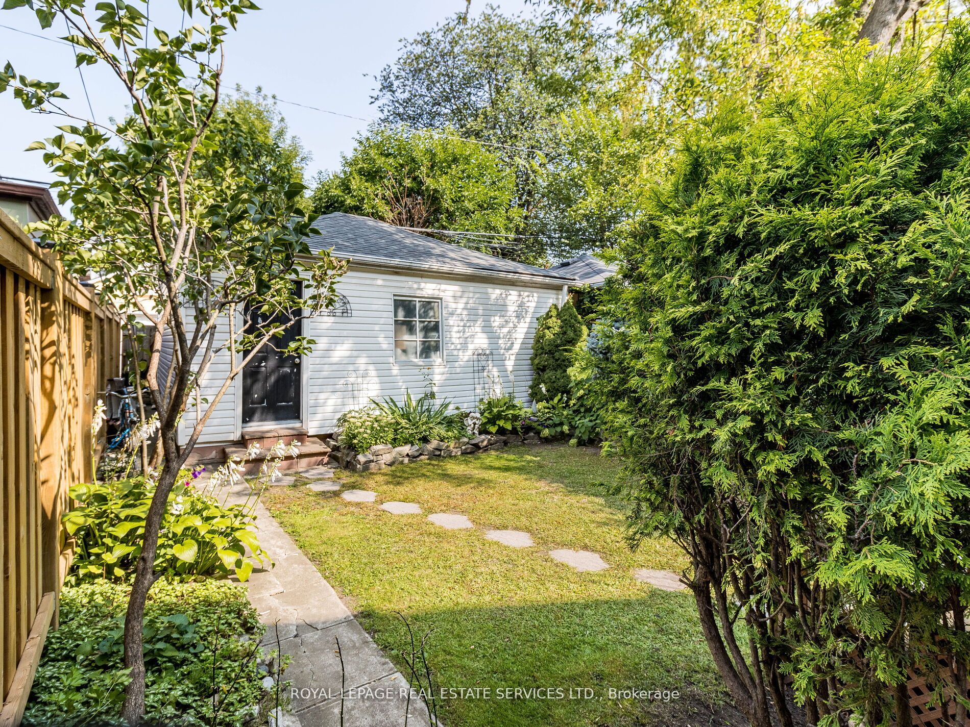 14 Glenlake Ave