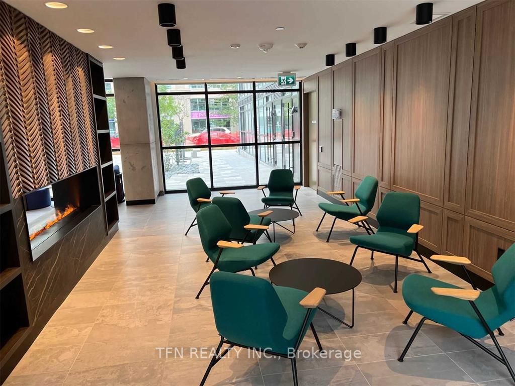 251 Manitoba St, #109