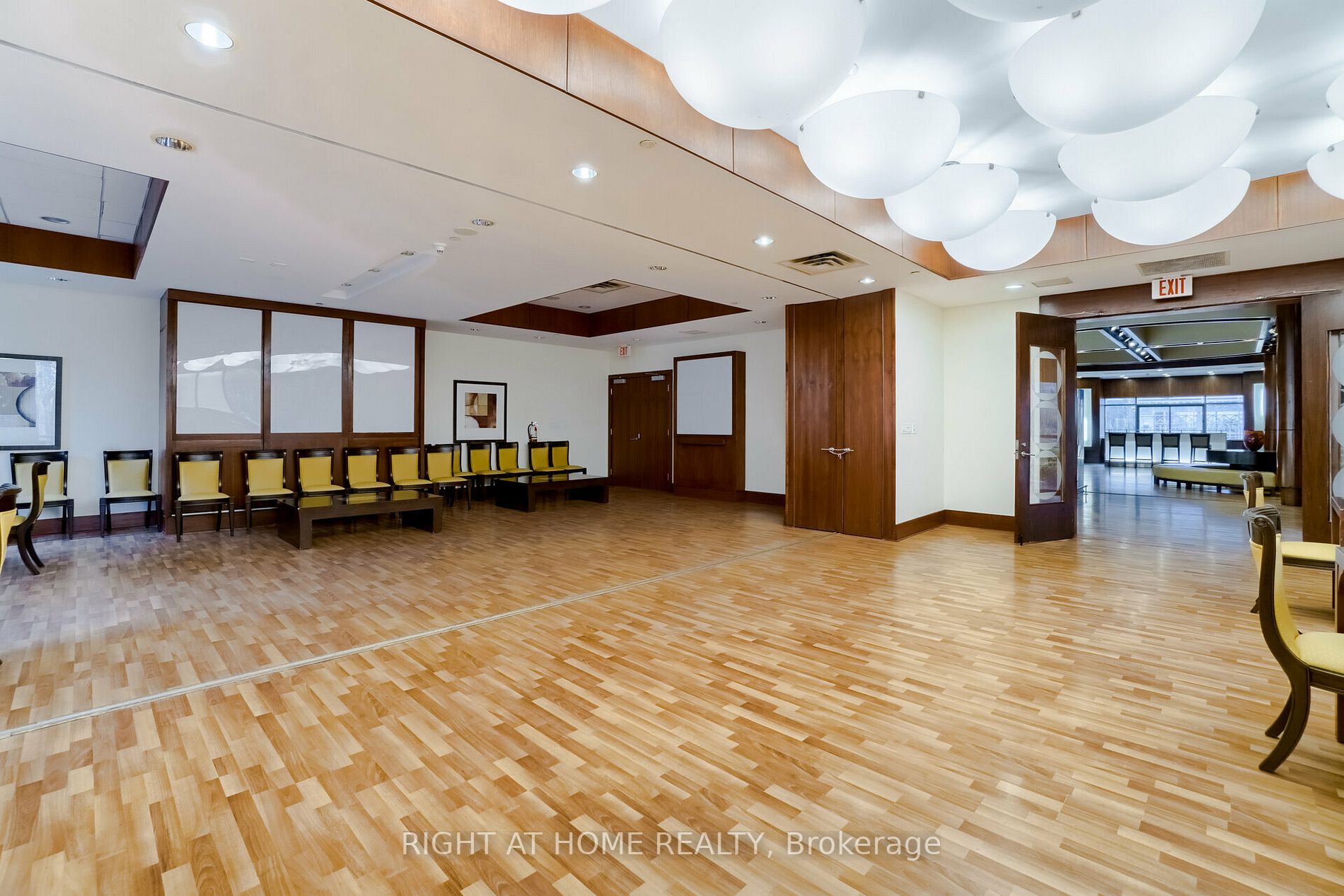 3888 Duke Of York Blvd, #1622