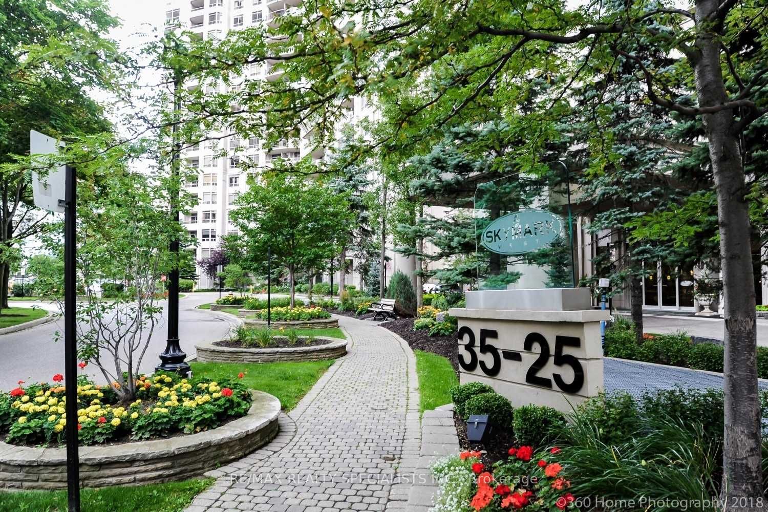 35 Kingsbridge Garden Circ, #2801