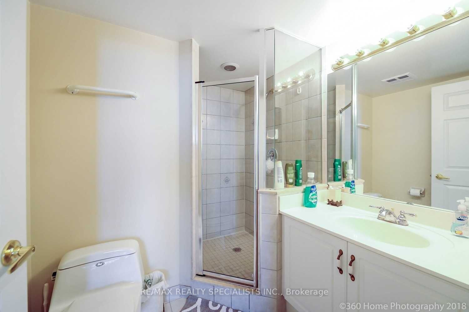 35 Kingsbridge Garden Circ, #2801