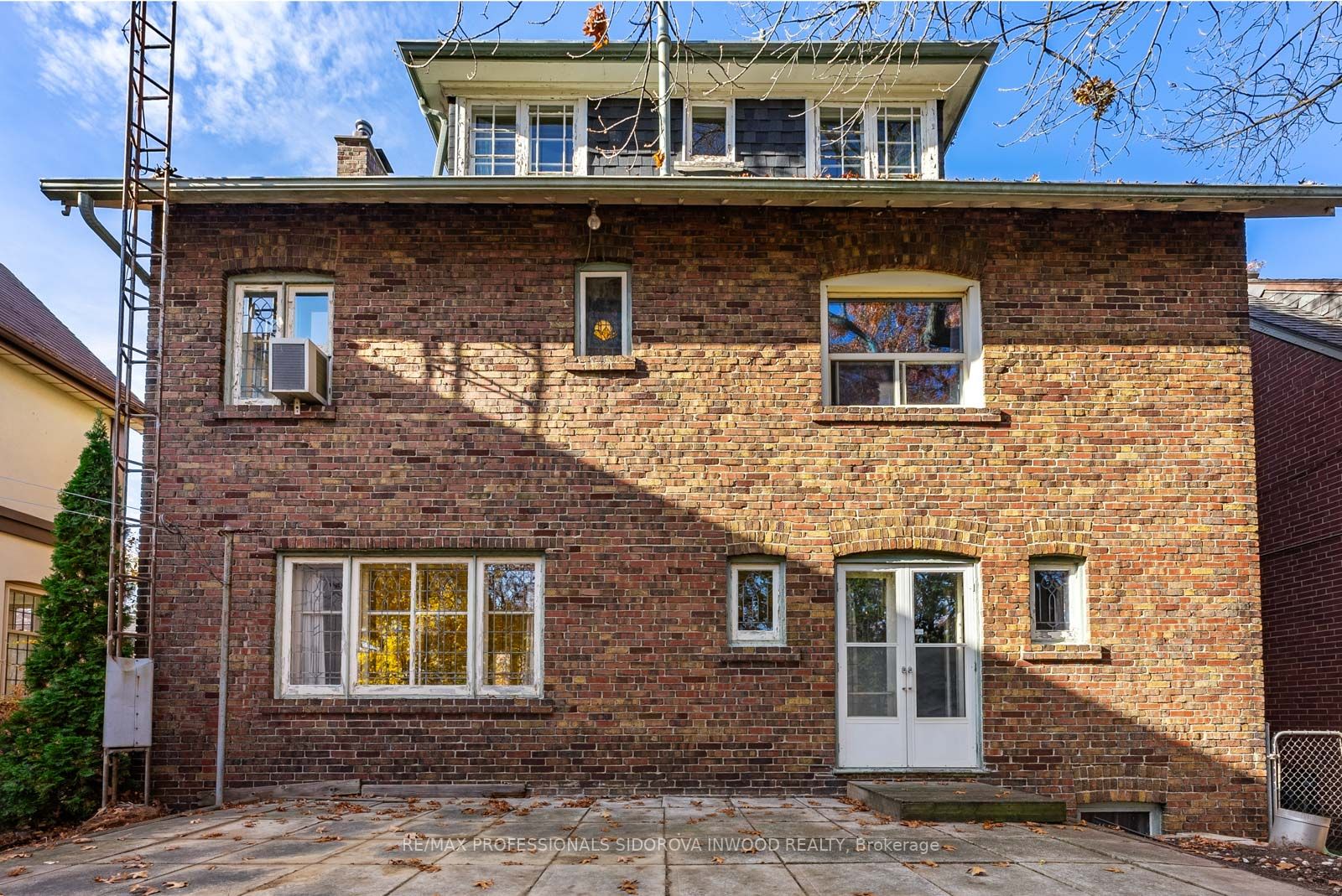 27 The Palisades