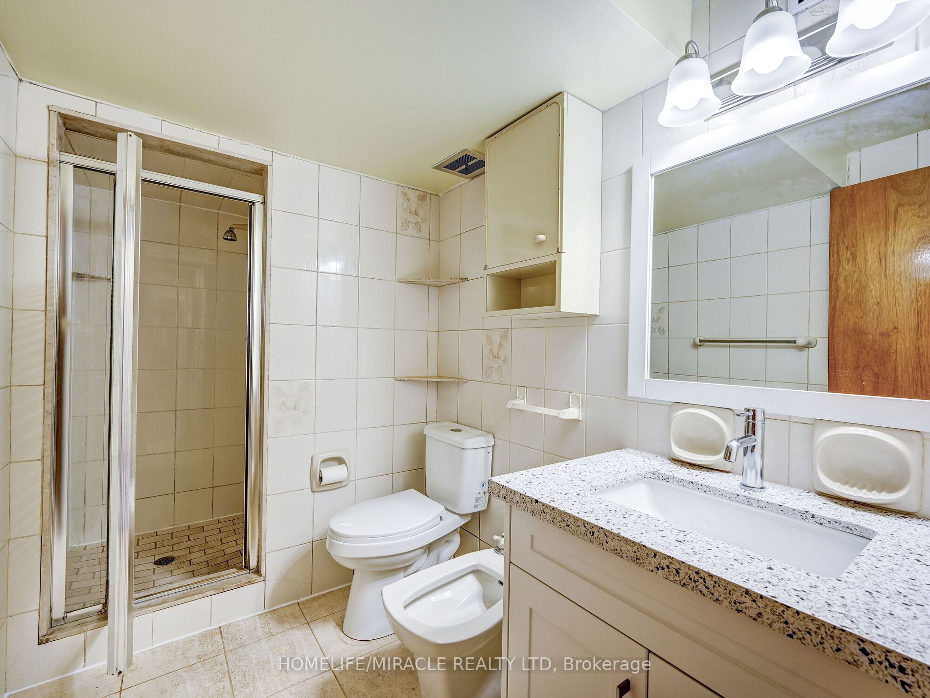 15 Grenadine Crt