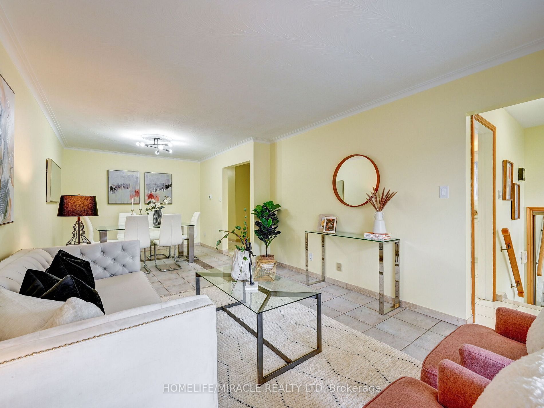 15 Grenadine Crt